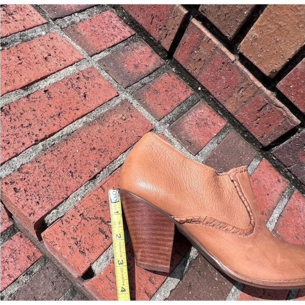 JACK ROGERS leather Kyle pull on boots/booties size 6 1/2
